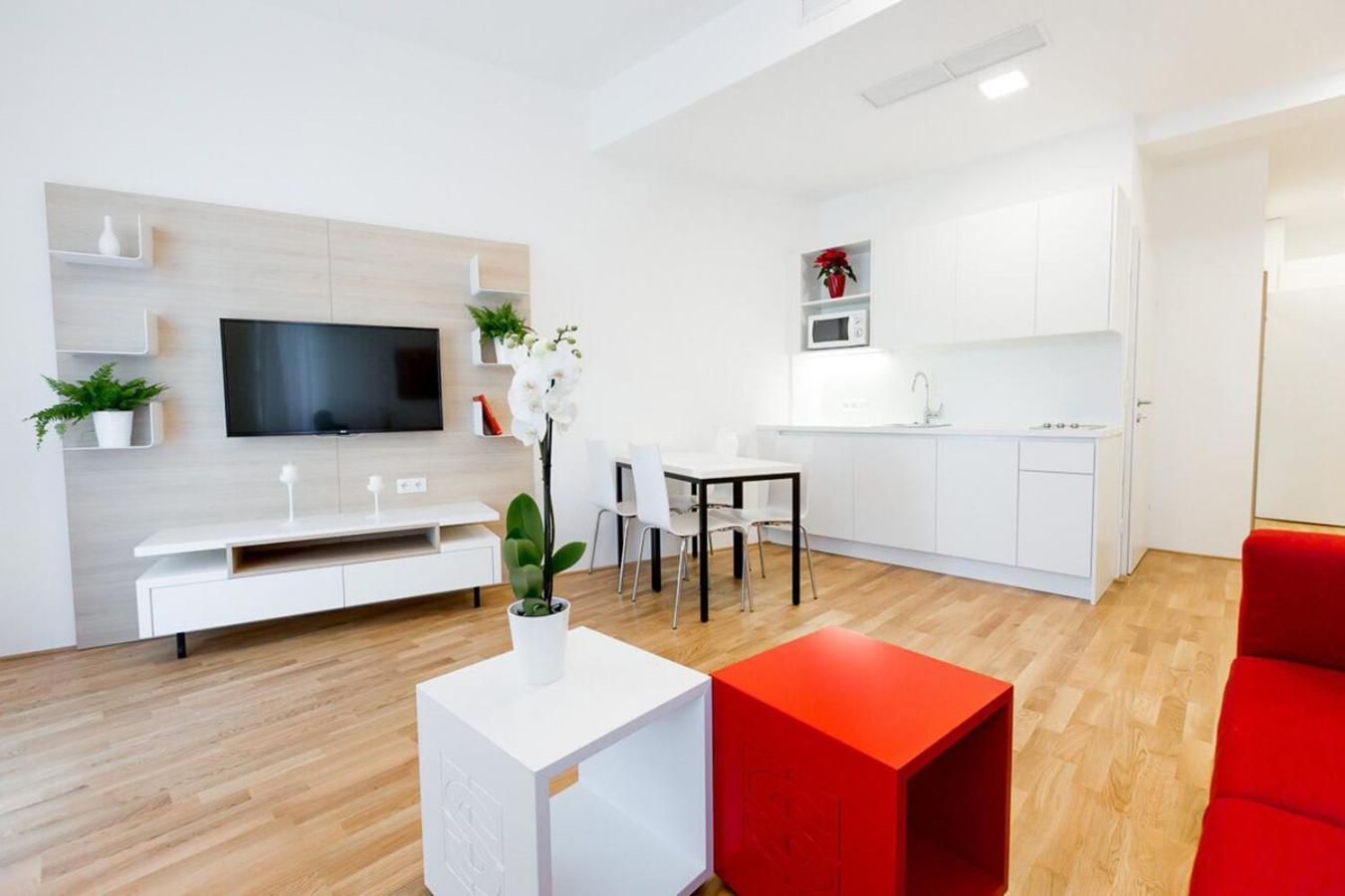 sHome Hotel Graz Esterno foto
